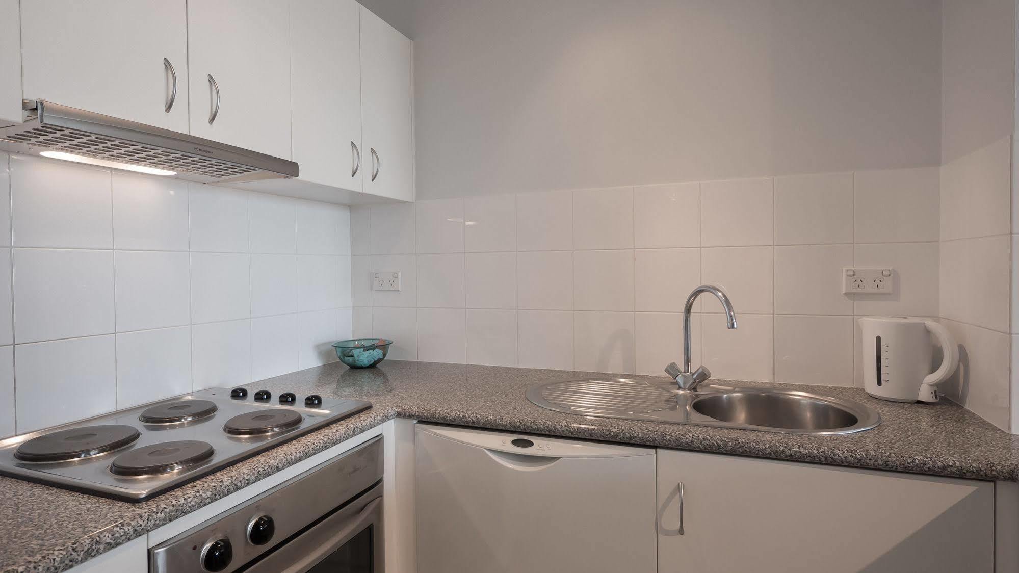 Alexander Holiday Apartments Gold Coast Exterior foto